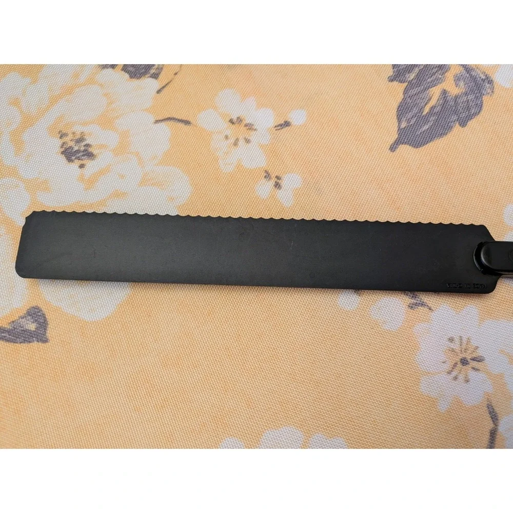 Calphalon Nylon Serrated Cake Pie Server Slicer Black Nonstick Safe Kitchen Tool
